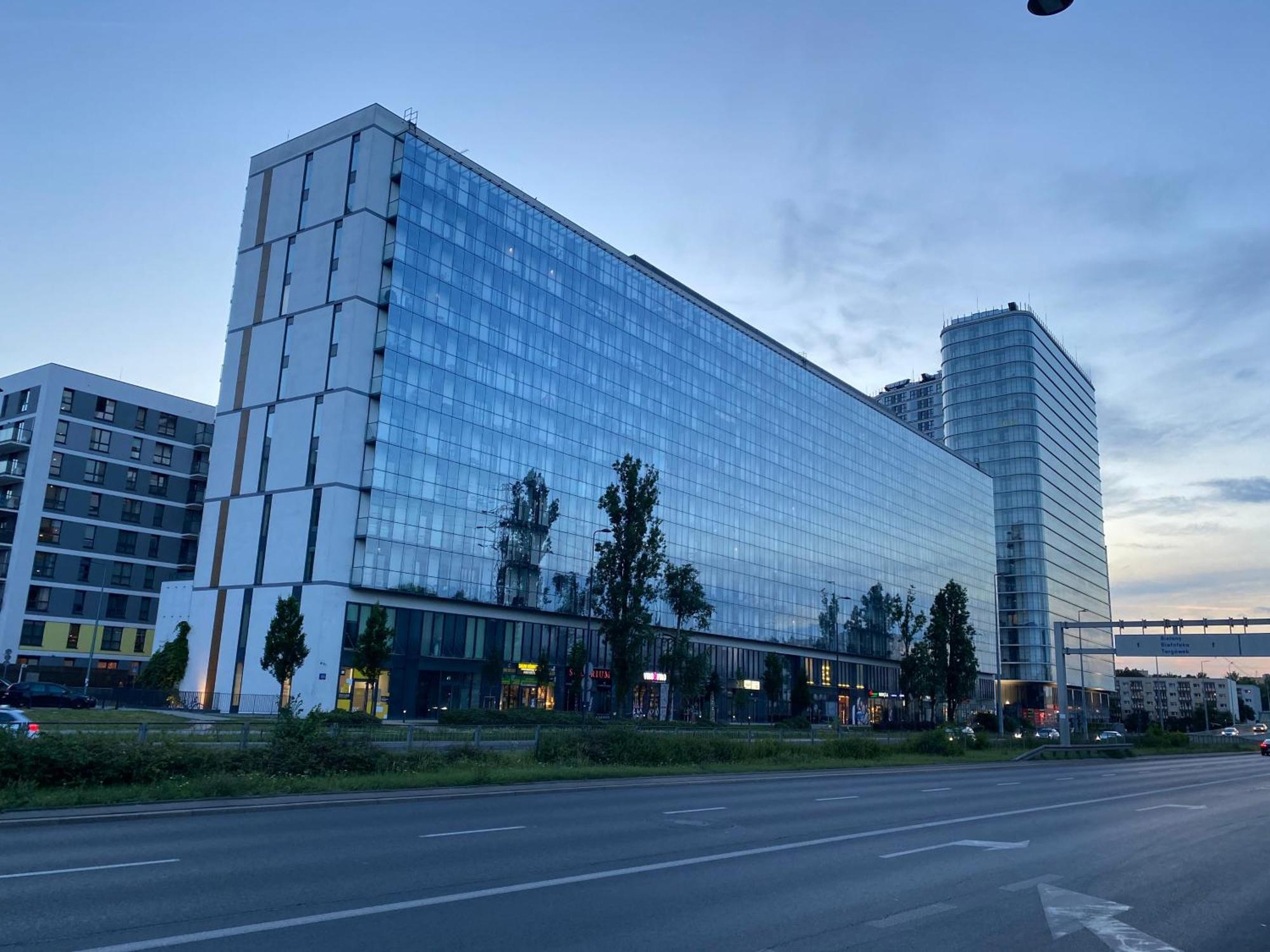 Apartamenty Wola Tower Na Prymasa - Z Widokiem Na City Warsaw Exterior photo